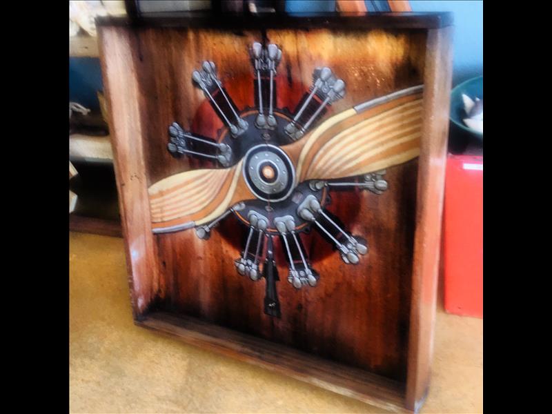 Another great shot of one of Anna's on wood paintings. This one is an old oak dart board. It went fo(..)