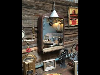 Lamp/mirror is a great addition or the main attraction to a very spectacular old Americana feel. Thi(..)