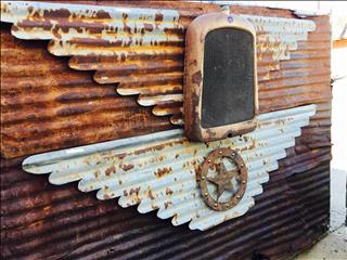 I love stuff, and we love making wings. I can tell you how much this love of rust and old metal has (..)