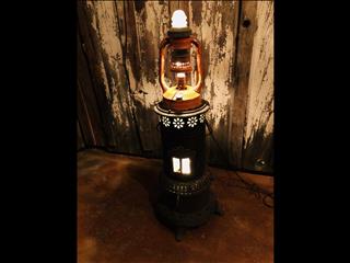 What do you get when you add an old lantern and an old heater together? Memories, that's what Micano(..)