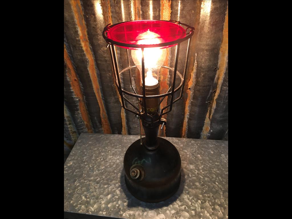 Lantern lamps are sometimes simple like this one. 209.00