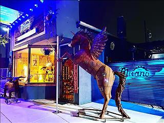 A very large impressive metal sculpture of Pegasus for those who want a real conversation piece in t(..)