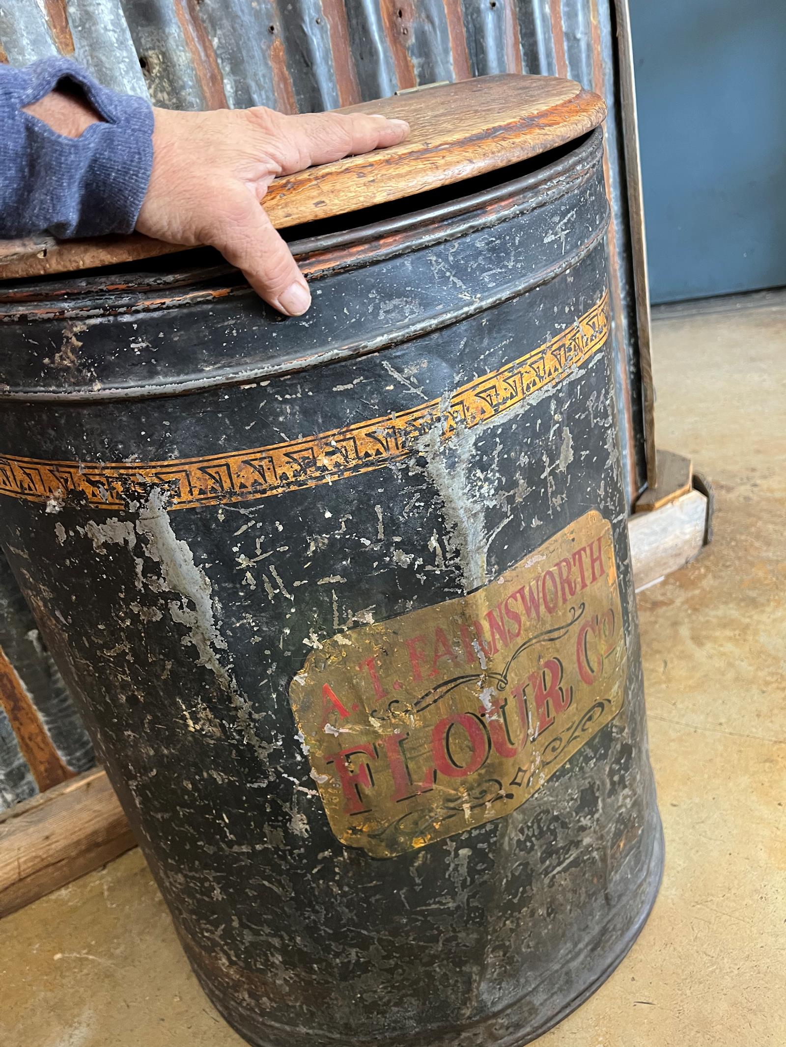 A.T.Farnsworth flour box 6